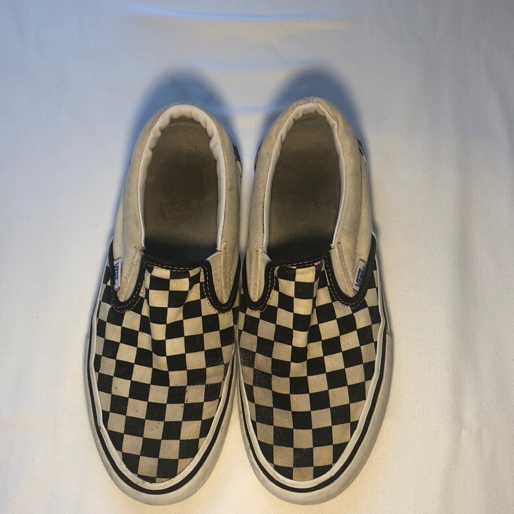 Men’s 7.5 Checkard Vans slip on